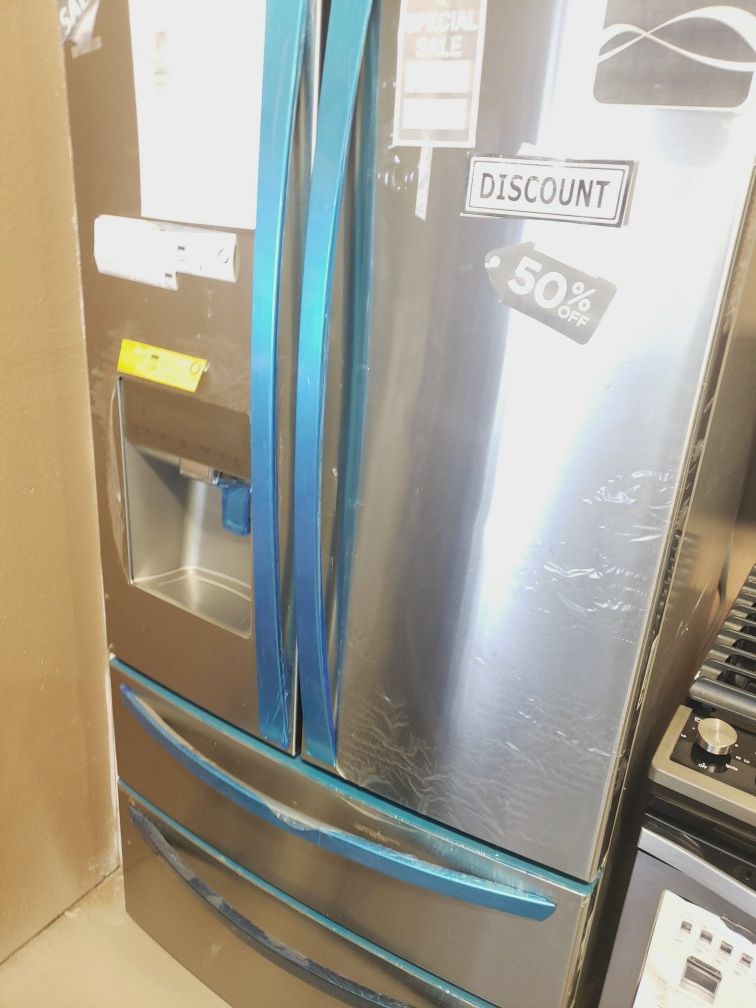 2018 Kenmore 4 doors refrigerator