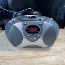 Durabrand Compact Disc Player AM/FM Radio Receiver 