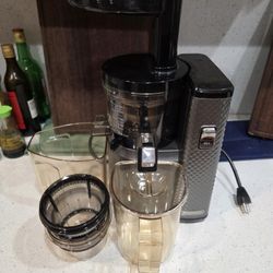 Nama Vitality 5800 Cold Press Juicer