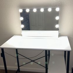 Black And White Vanity/desk & Vanity Mirror