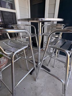 TABLE  (4 chairs)