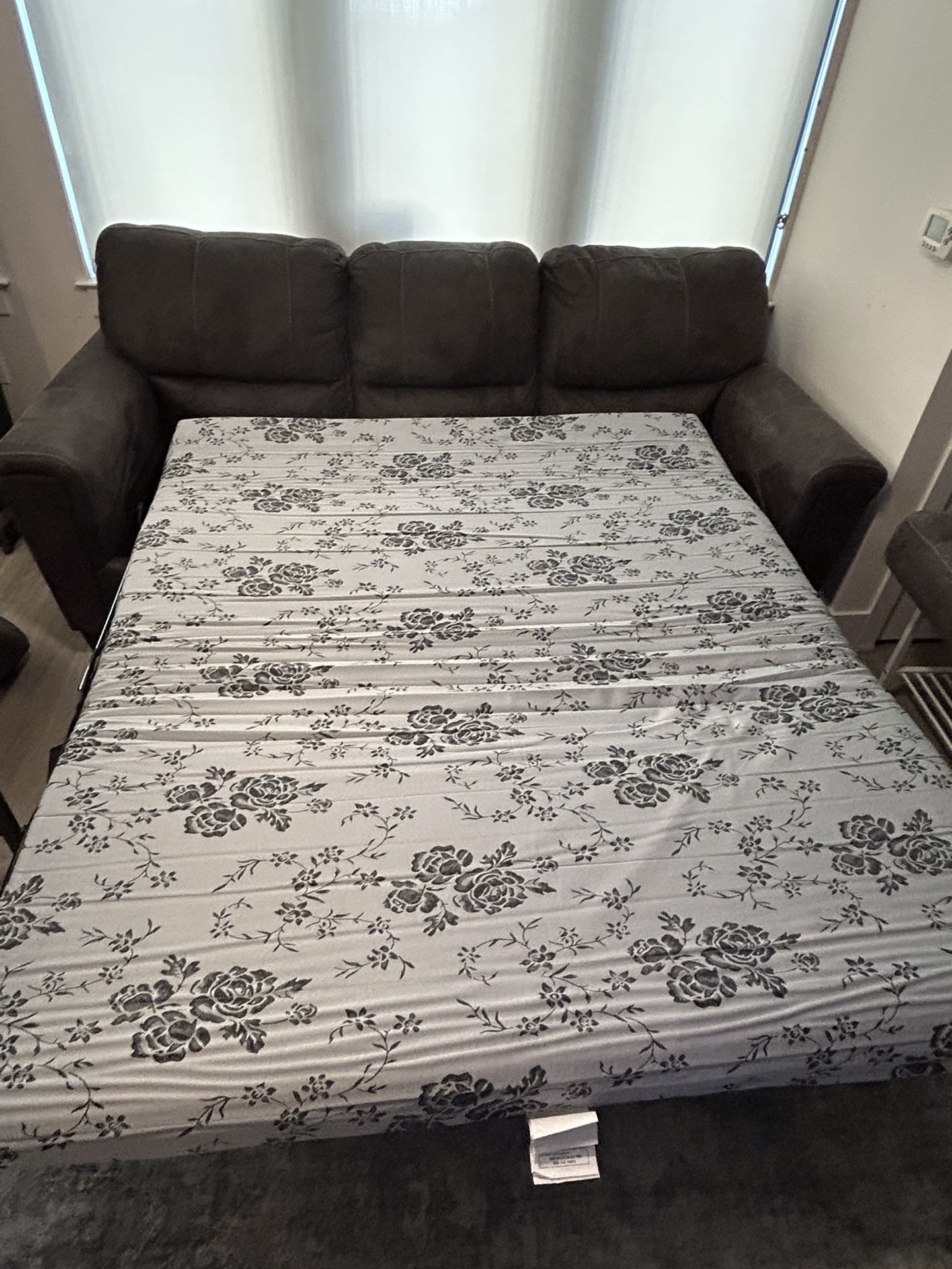 3 Seater Couch With Queen Mattress