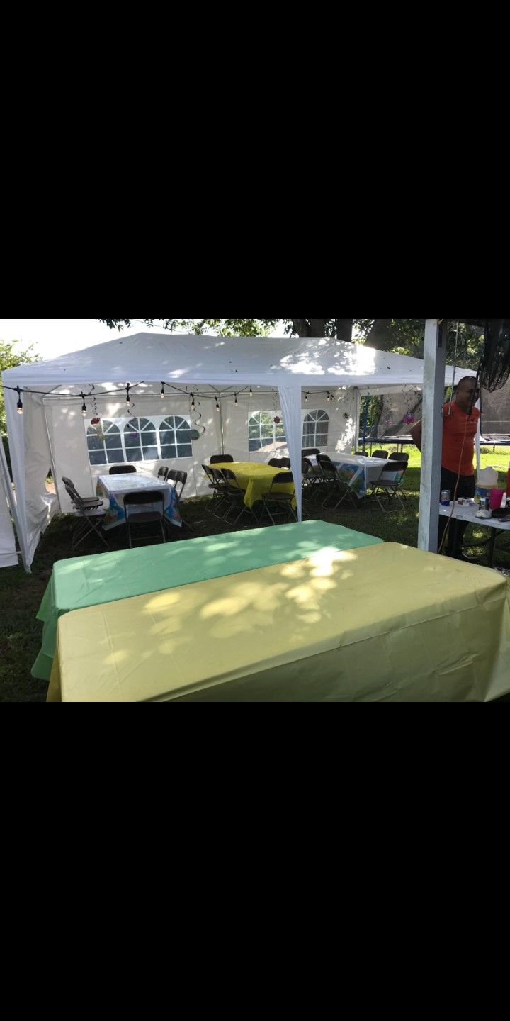 10x20 Tent New Enclosed Window Removable Side Walls Or Open Stabilizer Material Weatherproof Strong
175 each.... Two for 300
Dunwoody exit 29
As