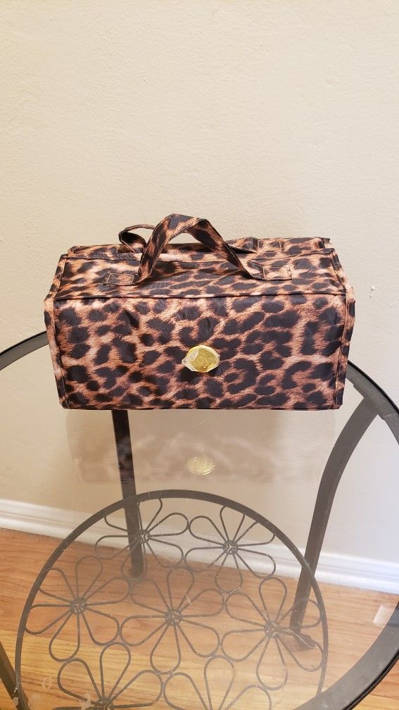CHEETAH TOILETRY BAG $10