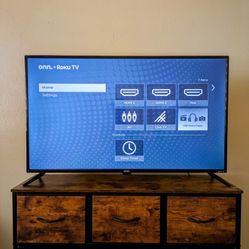 ¡Televisor onn. 43" 4K UHD Roku Smart TV Casi Nuevo !