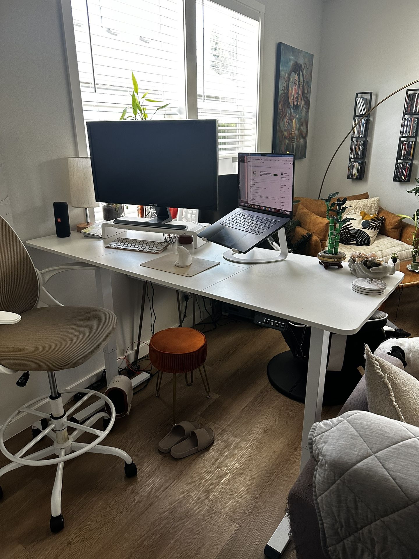 Electric Adjustable Standing Desk - White
