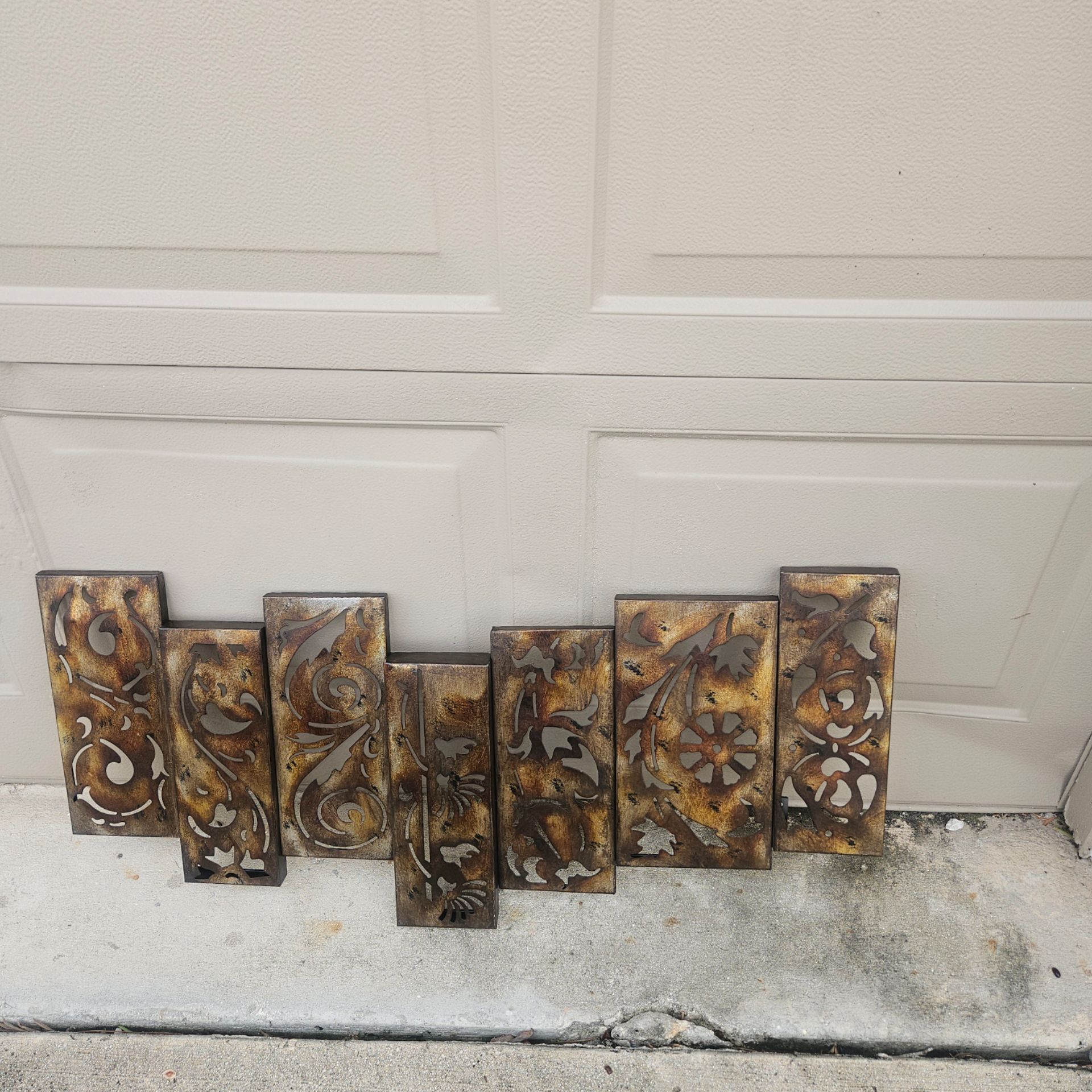 METAL DECOR 40in by 15in