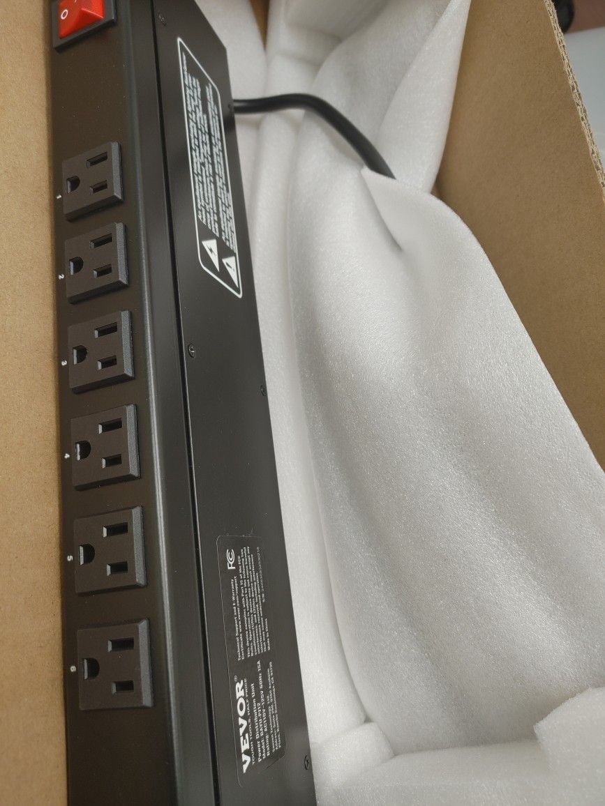 Vevor 12U 15.5" Deep Wall-Mount Network Server Rack + 12-Outlet PDU
