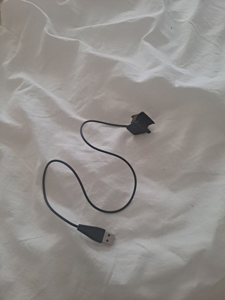 ALTA FITBIT CHARGER