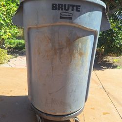 BRUTE THRASH CAN 55GAL