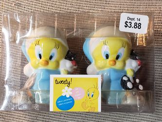 Looney Tunes Sylvester and Tweety Bird ~ Hugs ~ Salt & Pepper Shakers Gibson S&P