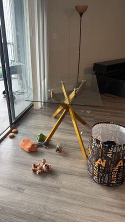Dinning room table