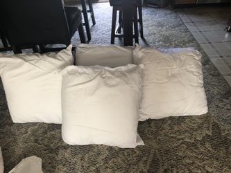 NEW Selling pillows all for 20$