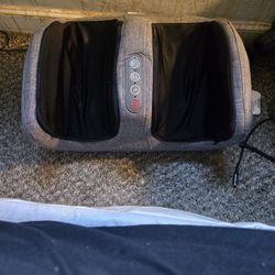HoMedics Shiatsu-Air Foot & Calf Massager. It combines shiatsu massage, air compression, and heat to relax tired feet and calves. Here are some key fe