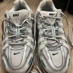 Nike Runners Size 7