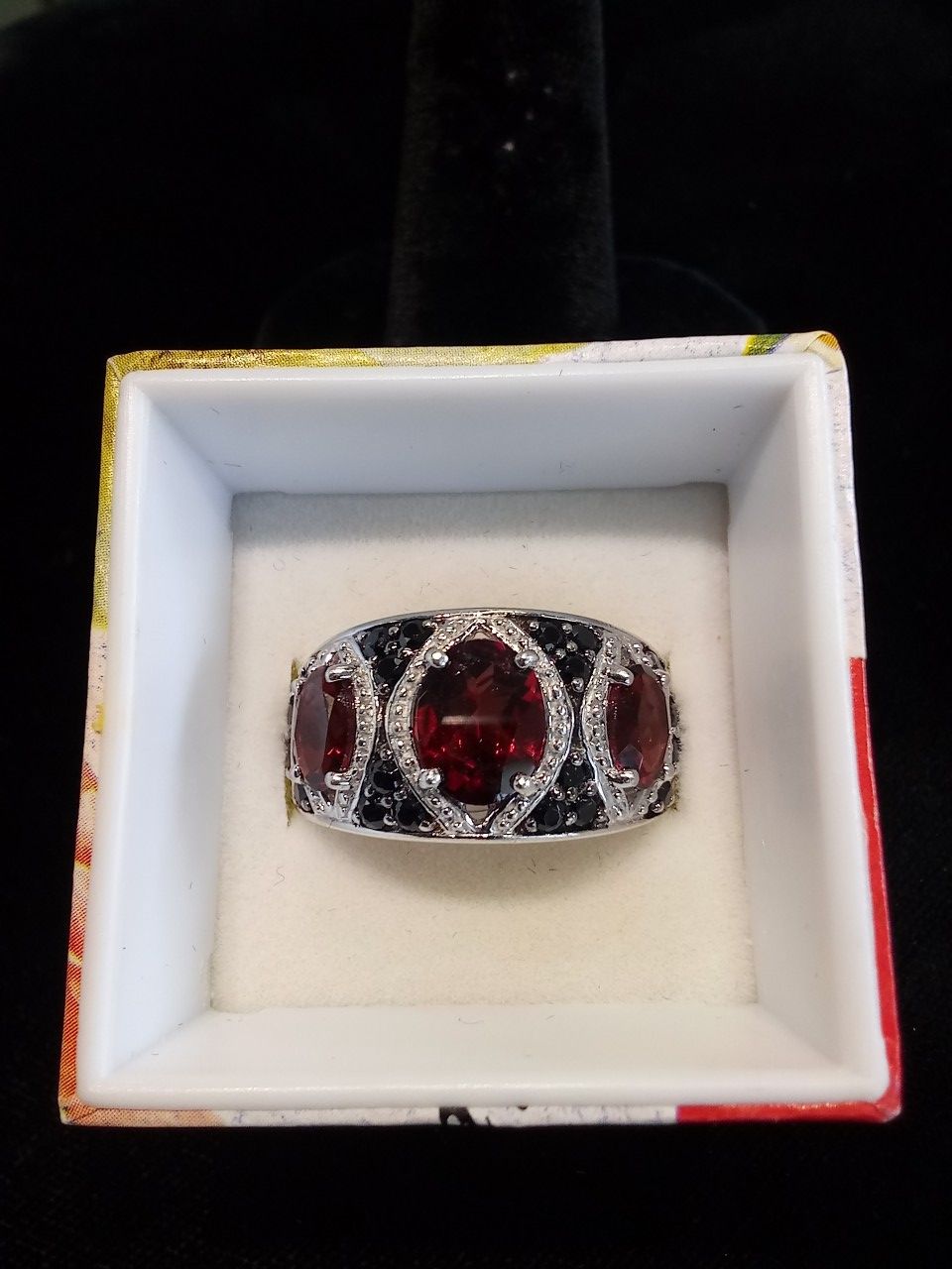 Silver red & black stone ring