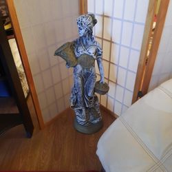 Lady with a straw basket