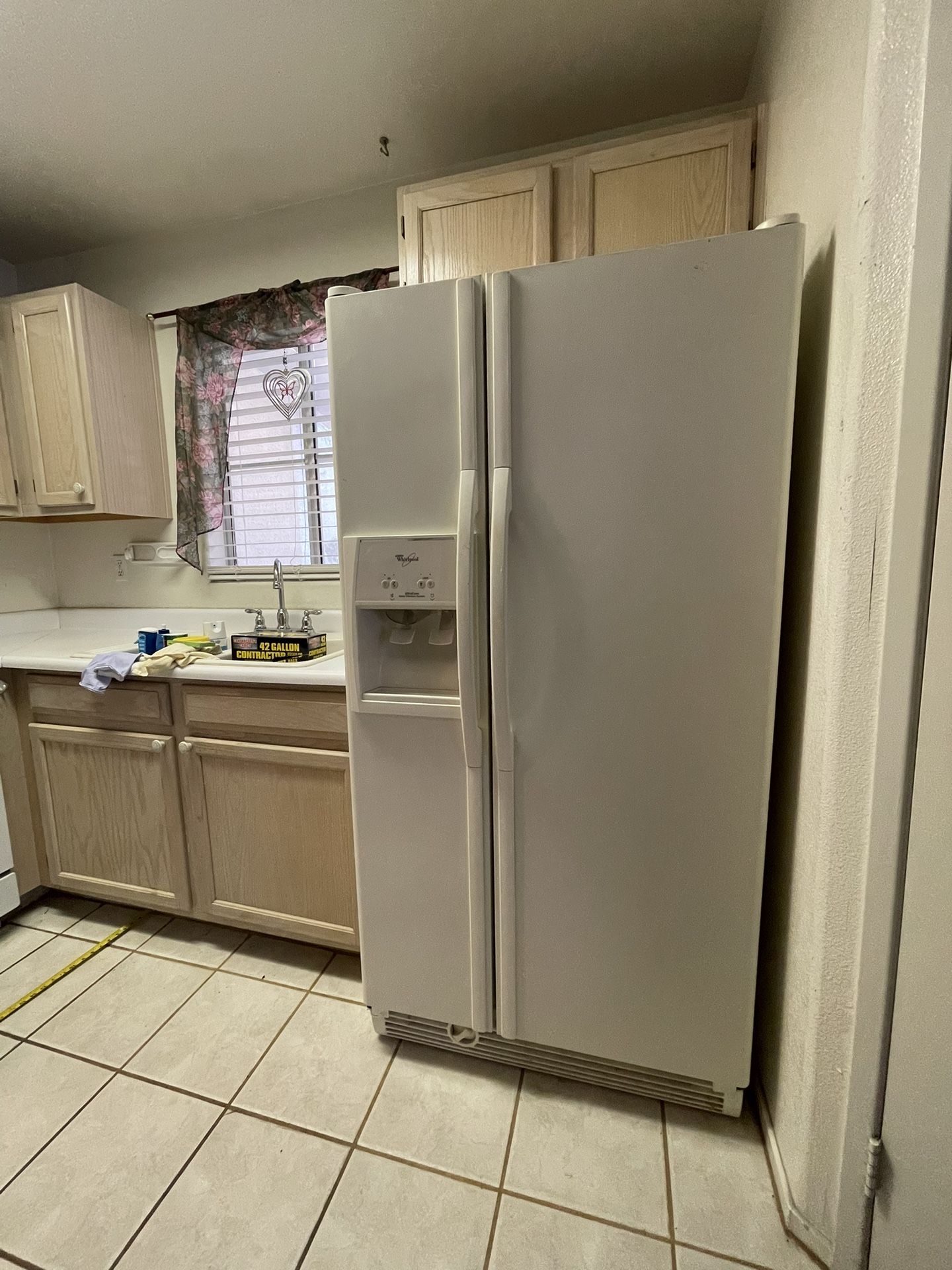 Kitchen Appliance And Ceiling Fan 