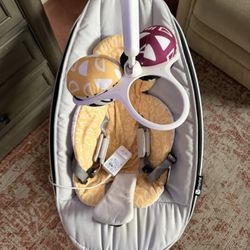 4moms mamaRoo Multi-Motion Baby Swing