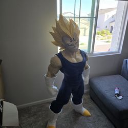 Vegeta Statue