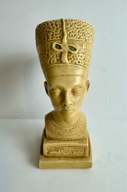 Vintage Nefertiti Bust Sculpture Stone Finish Egyptian Queen Statue Decor