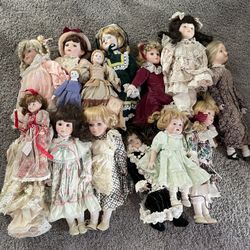 Bunch Of Vintage Porcelain Dolls