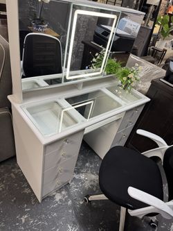 Vanity set