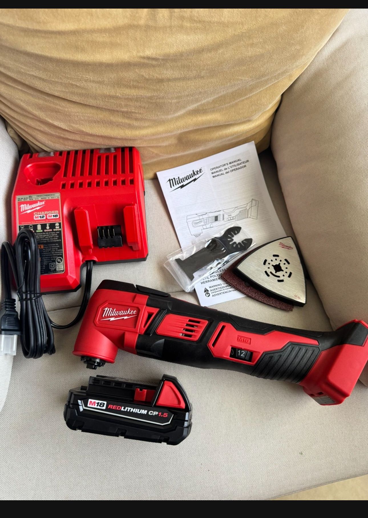 🔥 New Milwaukee M18 Oscillating Multi-Tool Kit with one 1.5 Ah Battery & Charger 