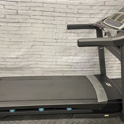 NordicTrack C970 Pro Treadmill Walk/Run/Jog Trainer Exercise Machine Workout Fitness Fold-able