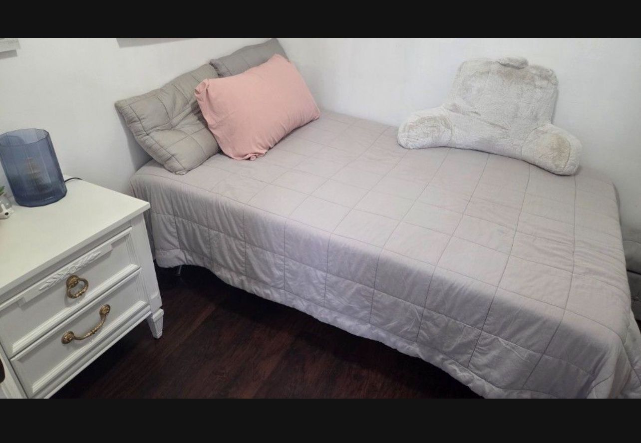 Futon/Bed black Faux Moving Sale 