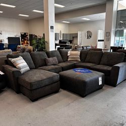 Deermont 2pc U Shape Sectional,  Furniture Couch Livingroom Sofa 🌼