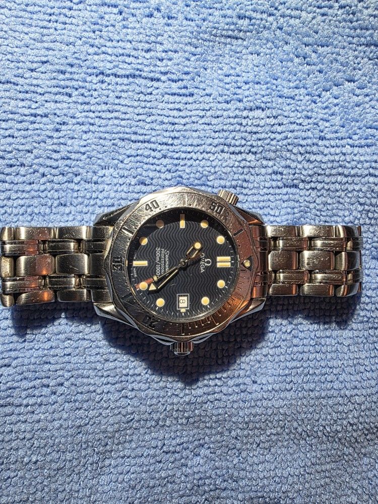 Omega Seamaster Mid Size Quartz Movement Authentic