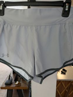 Light gray pockets