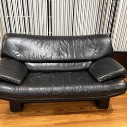 Black Leather Couches 