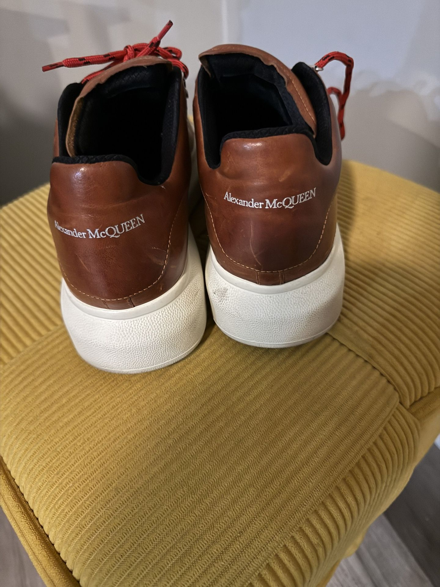 Sneakers Size 42. Us Men 9