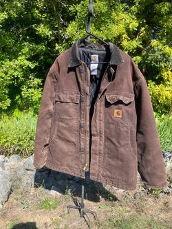 Men’s brown Carhartt heavy duty jacket - L