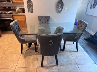 Dining room table
