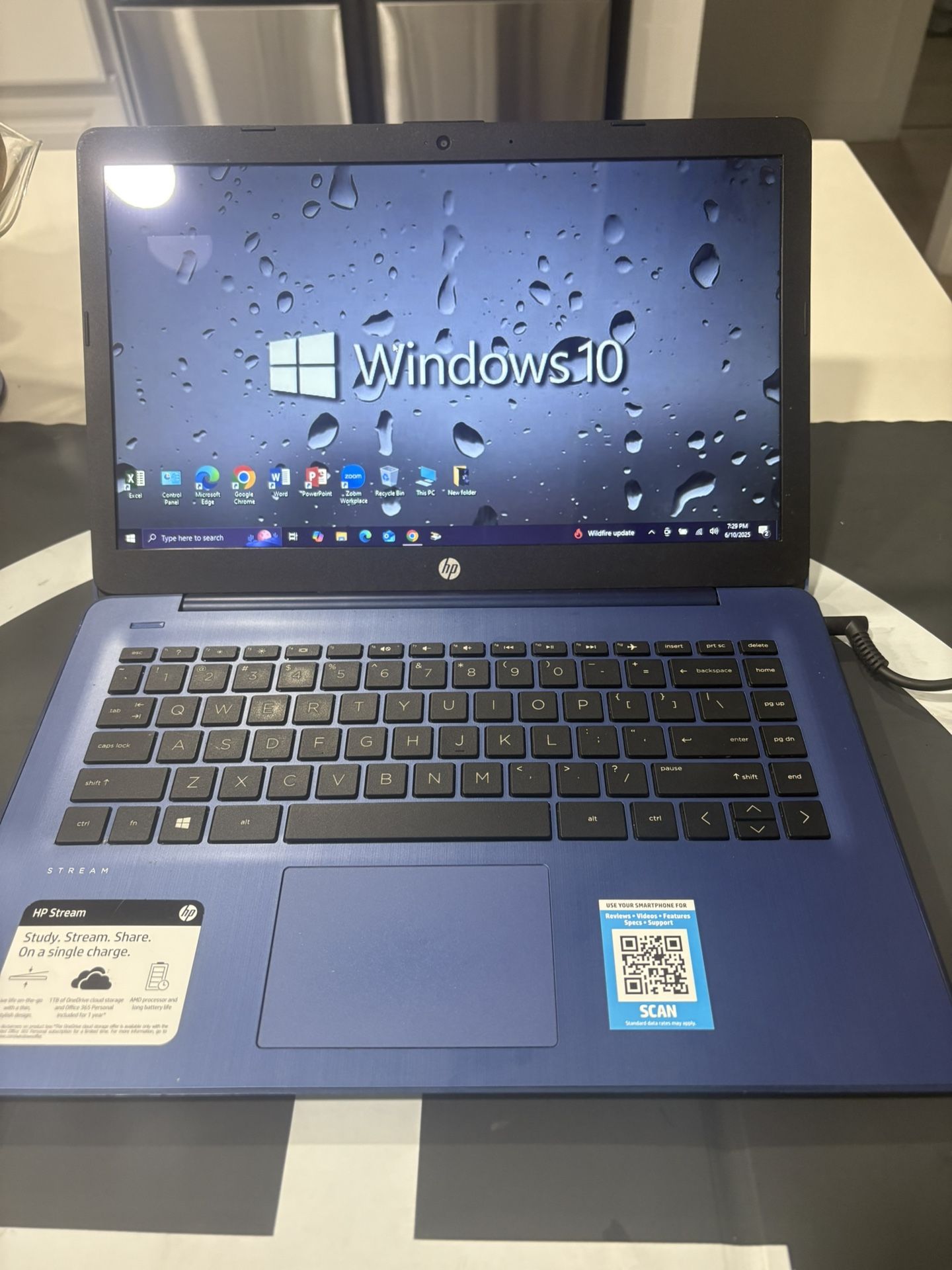 HP AMD A4-9120e Radeo R3 TOUCH SCREEN 4 compute core 2c + 2G 1500 MHz. 2 core ( s ) 4/15/2024 MICROSOFT 2021 install and activated 62.0 GB SOLID
