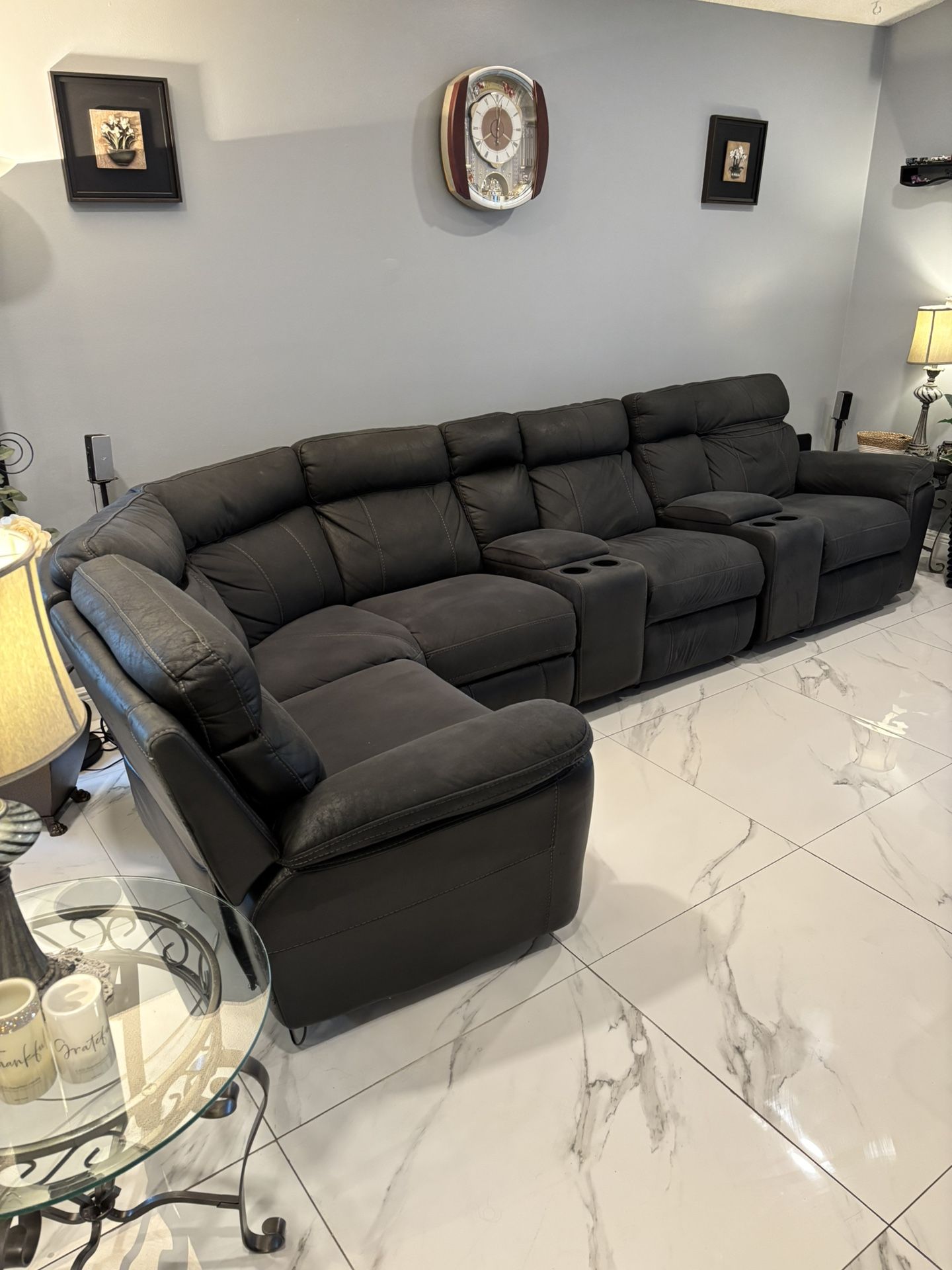 🛋️ For Sale – Large Sectional Reclining Sofa with Cup Holders