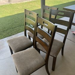 Set of 4 Wooden Dining Chairs – Great Condition!