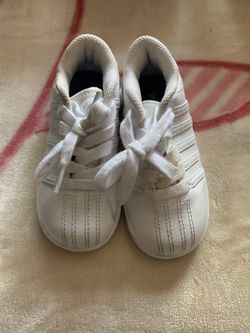 K-Swiss classics size 9 toddler