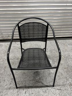 Patio Chairs Light Weight Heavy Duty Metal Stackable Black Like New Half Price Commercial Restaurant Seating Outdoor 