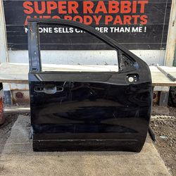 2019 Silverado High Country Door Front Passemger OEM 226 0