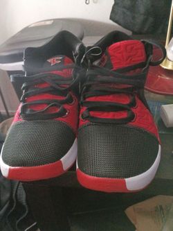 LeBron size 9 blk n red fazez