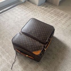 AUTHENTIC ANTIQUE LOUIS VUITTON LUGGAGE 