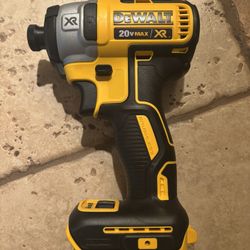 DEWALT 20V MAX Cordless Impact Driver