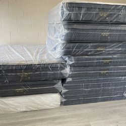 QUEEN MATTRESSES