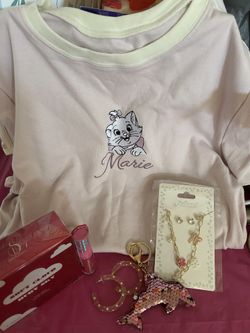 Marie aristo Cat Shirt Bundle $8