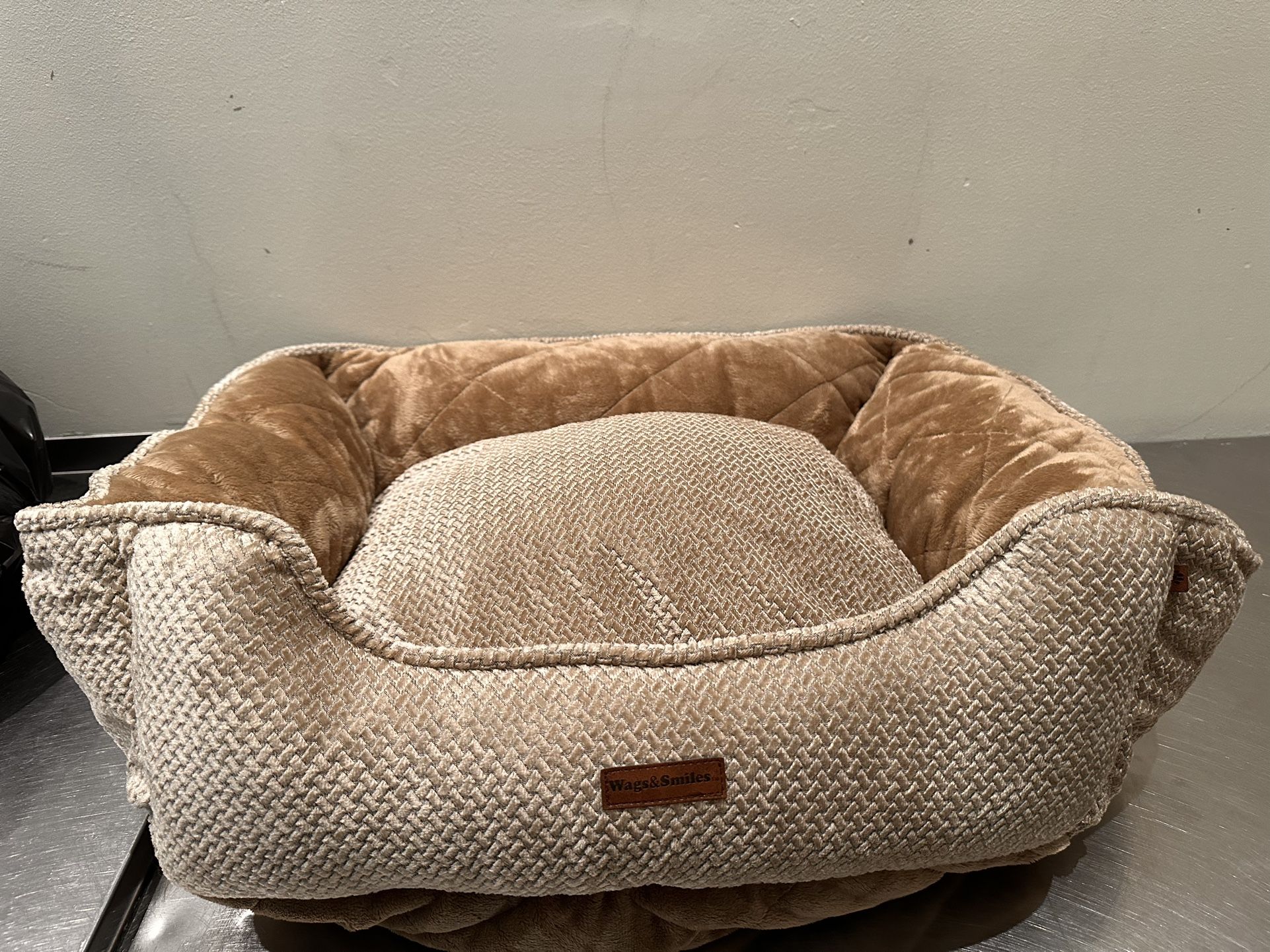 Wags & Smiles DOG BED REVERSIBLE CUSHION
