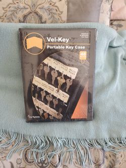Vel-Key, Portable Key Case, 48 Key Tags NEW
